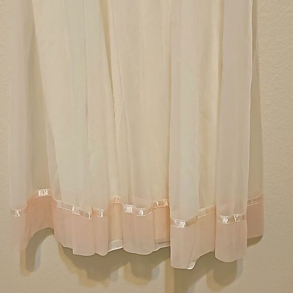 Vintage 1950s Gotham Gold Stripe Nightgown size 32 - Picture 2 of 10